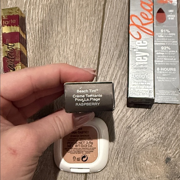 Make Up Bundle - Picture 4 of 7